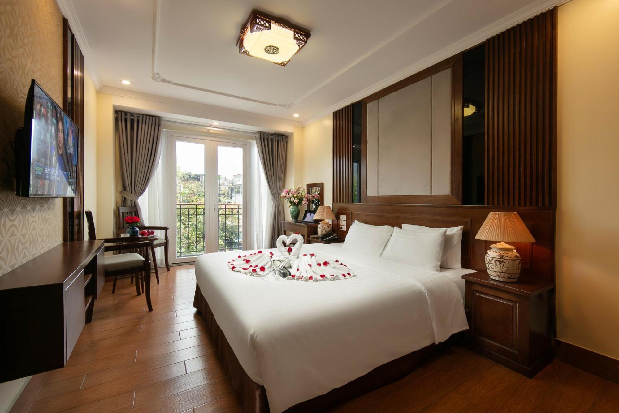 Junior Suite with Balcony